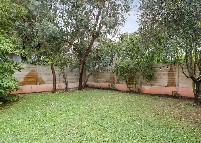 Lovely House With Garden Saint-Cloud Near Paris - Welkeys