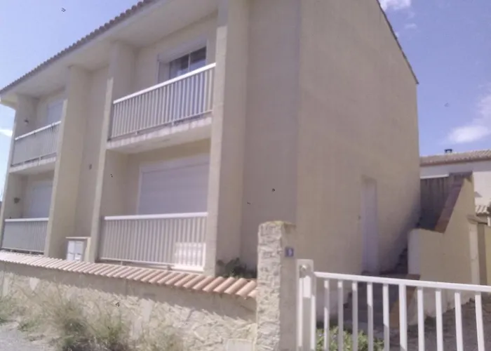 Au Centre De Valras, Appartement Tout Meuble, Pour 4 Personnes