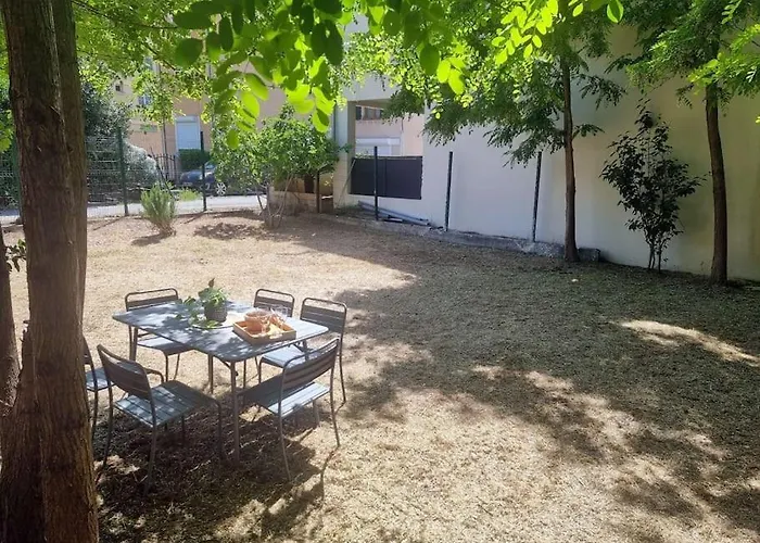 Peaceful City Hideaway In Sisteron