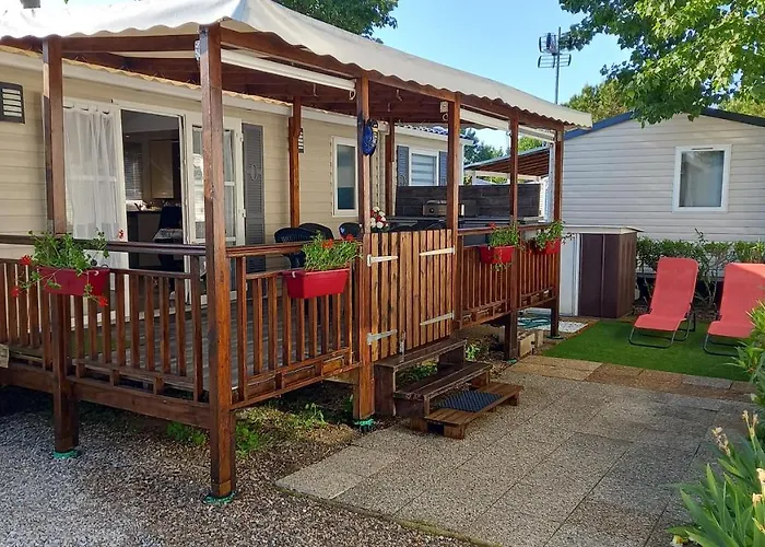 JOLI MOBILHOME 8 PERS climatisé CA62