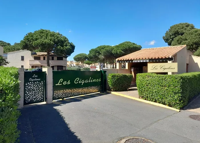 Maison au calme de la pinède, piscine, plage et farniente