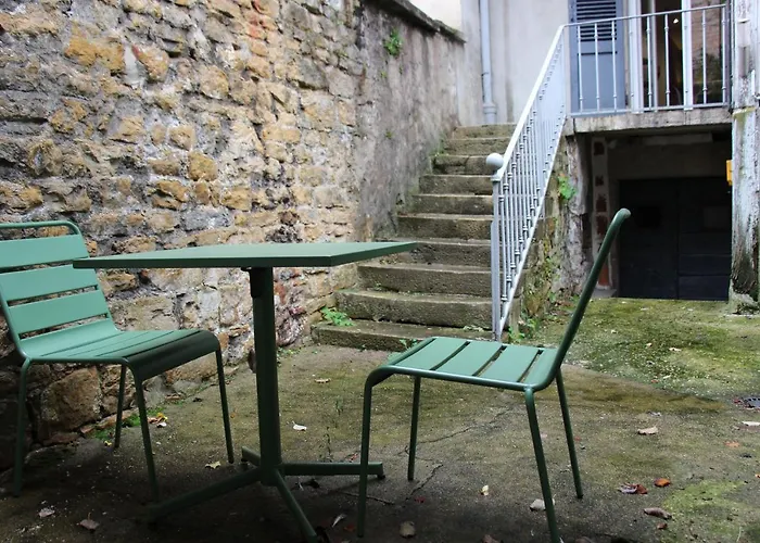 joli 2 pièces avec cour privée