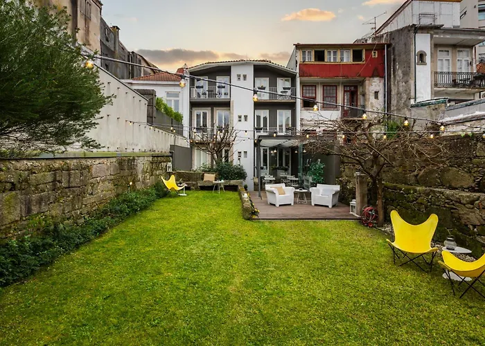 Pension de Famille In Porto Gallery Guesthouse
