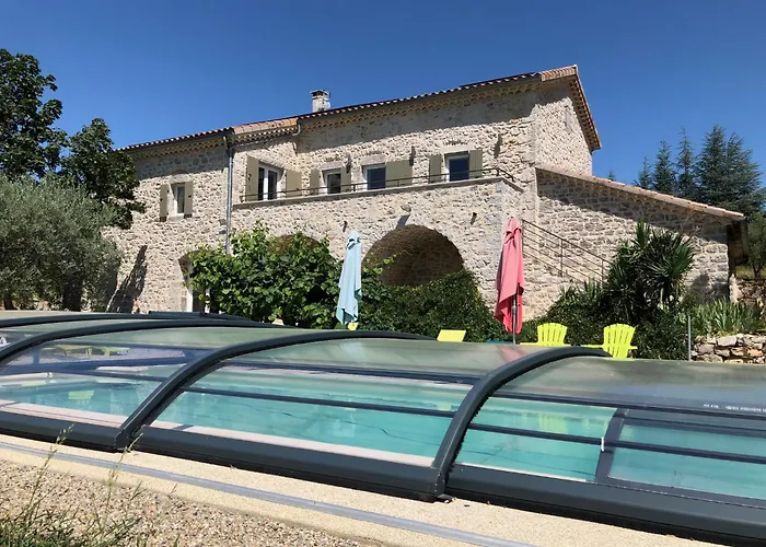 Maison De Charme Avec Piscine Couverte Et 9000M2