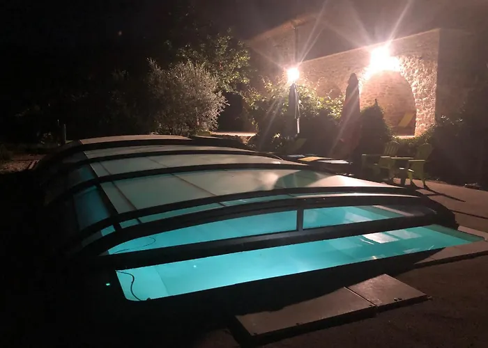 Maison De Charme Avec Piscine Couverte Et 9000M2