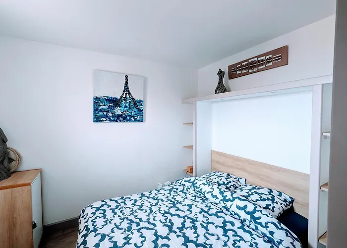 T2 climatisé vue sur mer, WIFI, piscine et parking