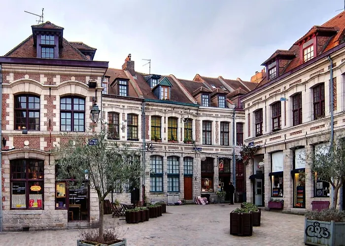 Charming Renovated And Bright Studio In The Center