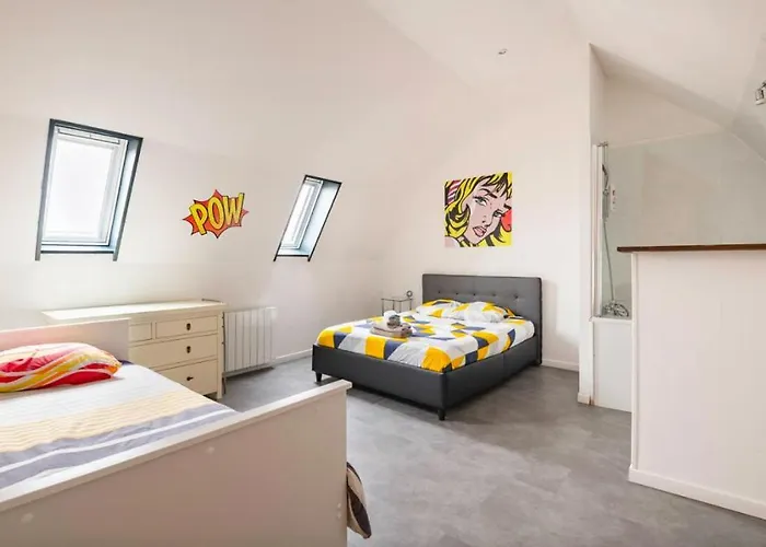 Chambre privée avec salle de bain dans la Maison Noble de la Taule du Luc