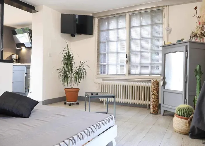Jolie petit F2 dans maison