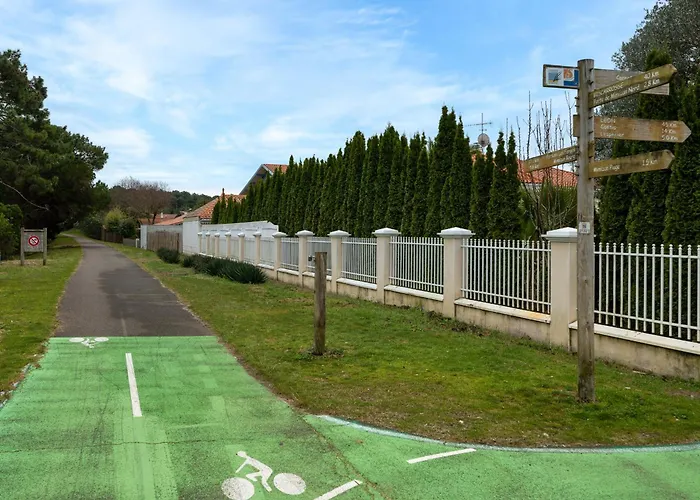 Appartement 4 pers, Pieds des Pistes Cyclables, Terrasse, BBQ, Proche Plages et Activités - FR-1-50-107