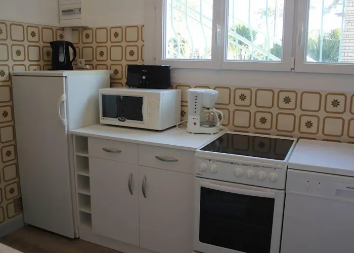 Ronce-les-Bains - APPARTEMENT REZ-DE-CHAUSSEE gauche - 90m de la PLAGE