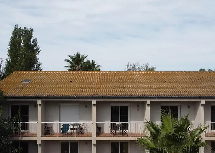 LE MARINA Hotel Appartements à Sérignan plage, proche de la mer, avec piscine Juillet-Août