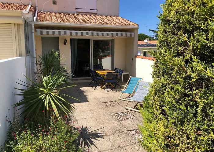 Maison 2 Chambres Avec Garage Et Terrasse, Proche Plage Et Foret A Saint-Jean-De-Monts - Fr-1-323-265