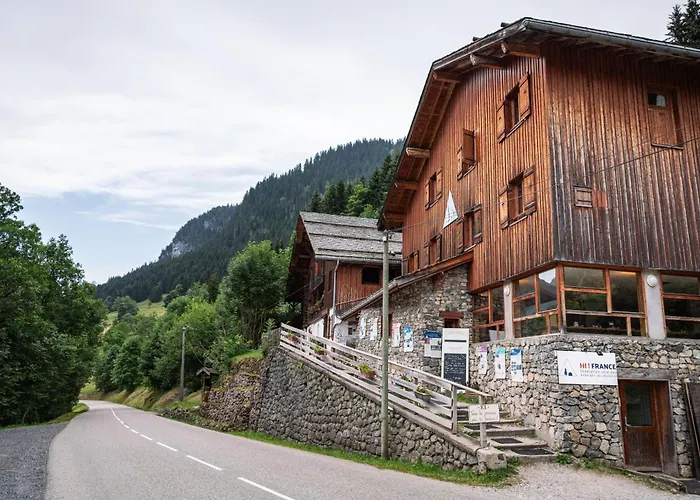 Hotel pres du College: Auberge de Jeunesse HI La Clusaz