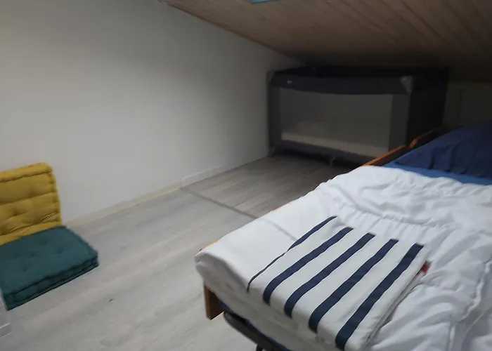 Maisonnette à deux pas de la plage dans résidence calme