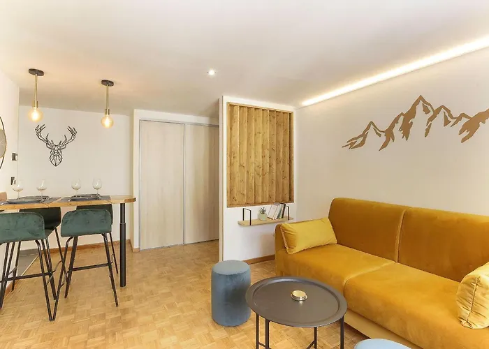 Bellevarde Apt - Newly Renovated - Central - Beside Tmb Start/End