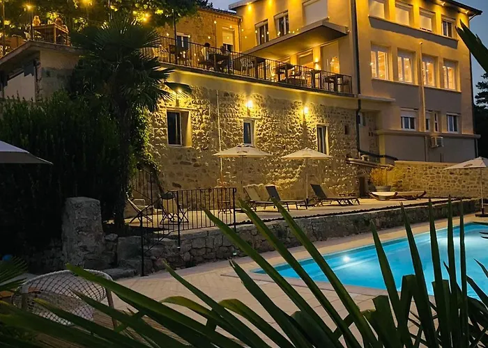 Hôtel Jacuzzi: Domaine de la Pinède