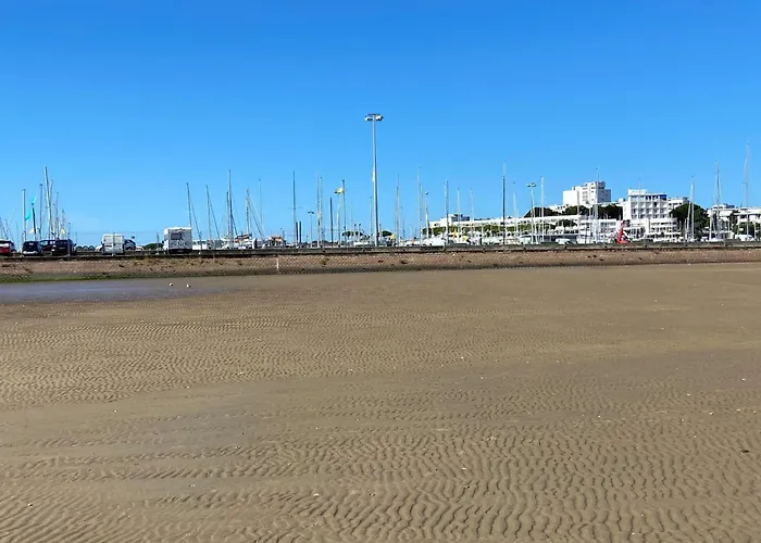 Appartement 3 Etoiles A 50M De La Plage De Royan Avec Terrasse Et Parking Prive - Fr-1-539-2