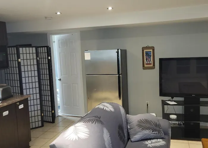 Lovely Guest Entire Apartment Minutes From Airport