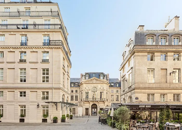 Hôtel de luxe: Grand Hôtel Du Palais Royal