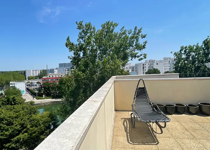 Bright Well-Appointed Nest Near Stade De France