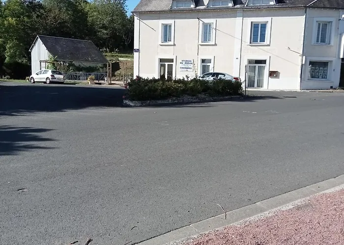 Hôtel Restaurant de la Gare (Studios Du Breuil)