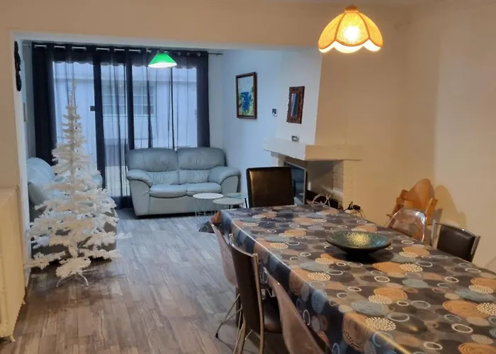 Maison du port, à 100 m de la mer jusqu'à 9 personnes