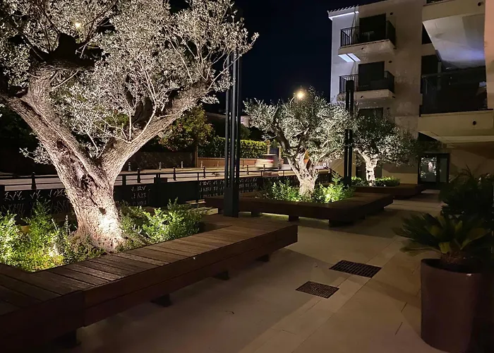 Exclusive Resort Apartments With Parking , Gym And Sauna