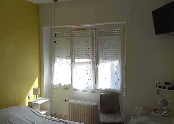 Chambre meublée au cœur de ville - chez l'habitant