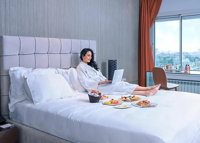 Adam Hotel Suites