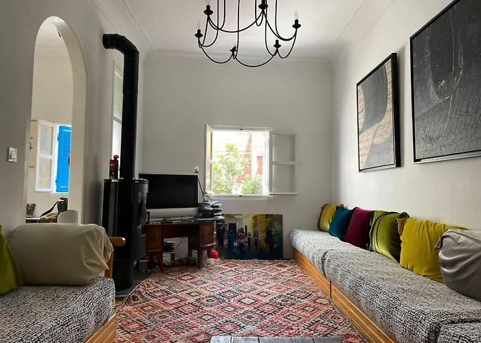 Kasbah'S Road Art House