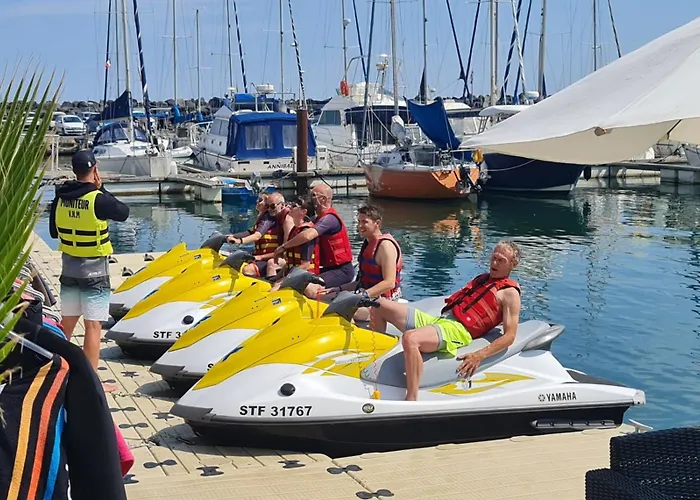 Résidence de standing la Pêcherie Spacieux T3 comme un cocon familial vue mer et sur l'avant port Sur le bout du bout de Cap d'Agde seule cap en Occitanie
