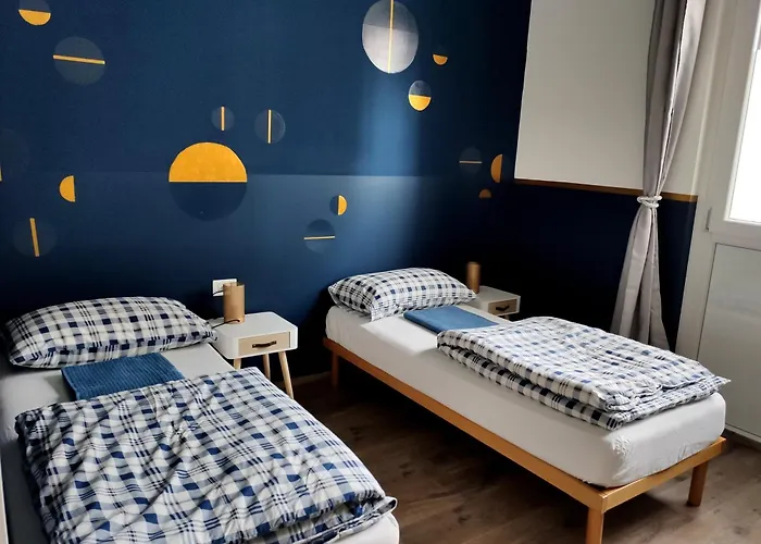 Hotel pres du College: Bamboo Eco Hostel