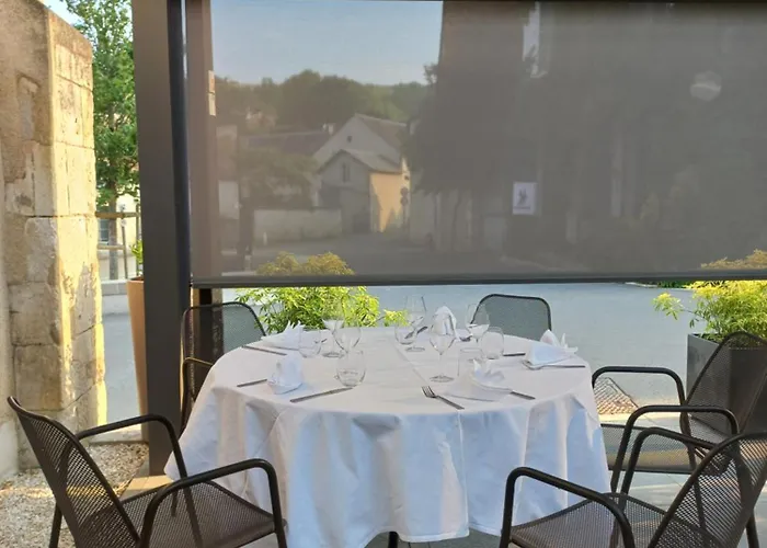 Hôtel Restaurant Famille Bourgeois La Cote des Monts Damnés