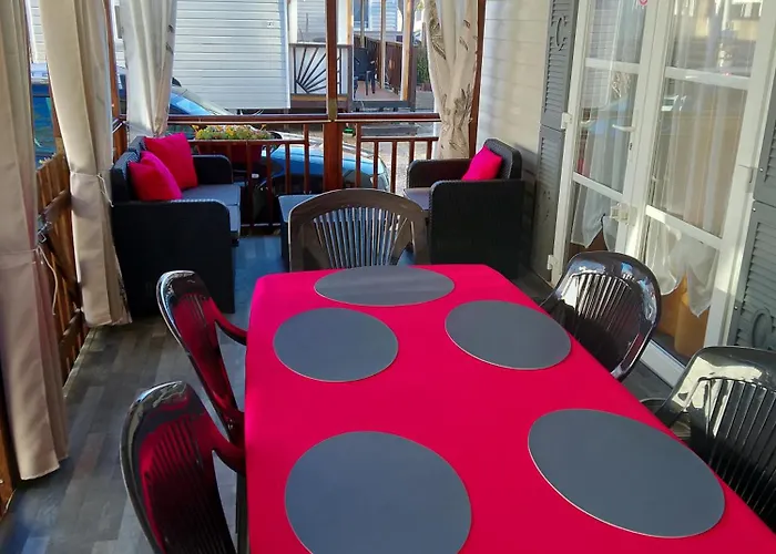 JOLI MOBILHOME 8 PERS climatisé CA62