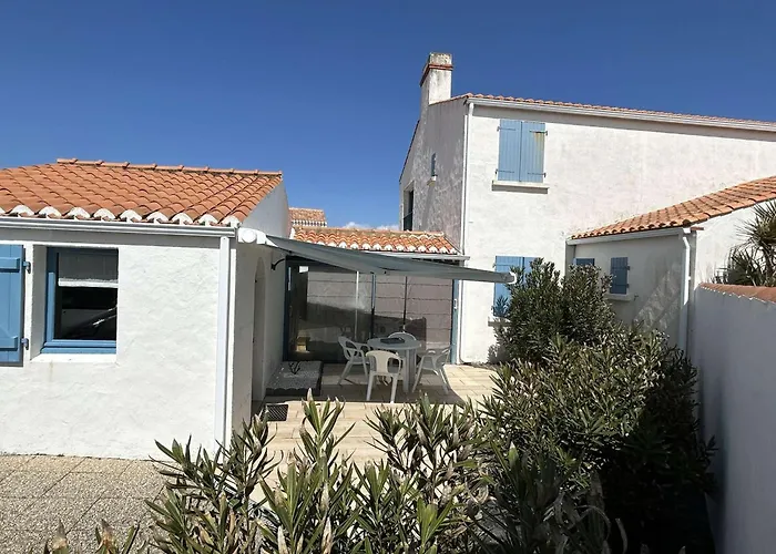 Studio Mezzanine A 200M Du Port Et De La Plage, Cour Privative, Parfait Pour 3 Personnes - Fr-1-224B-564