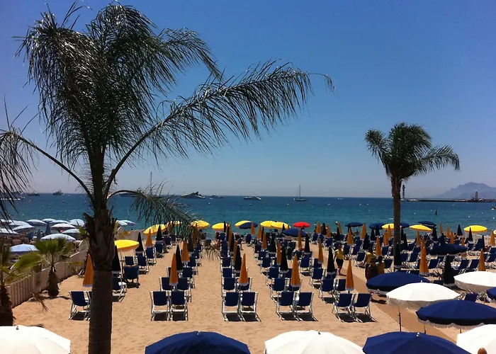 Azurene Royal Hotel