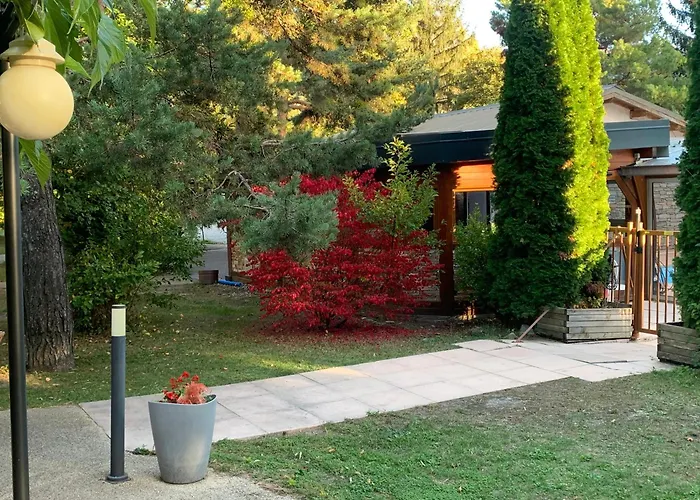 Logis Hotel-Restaurant Spa Le Lac