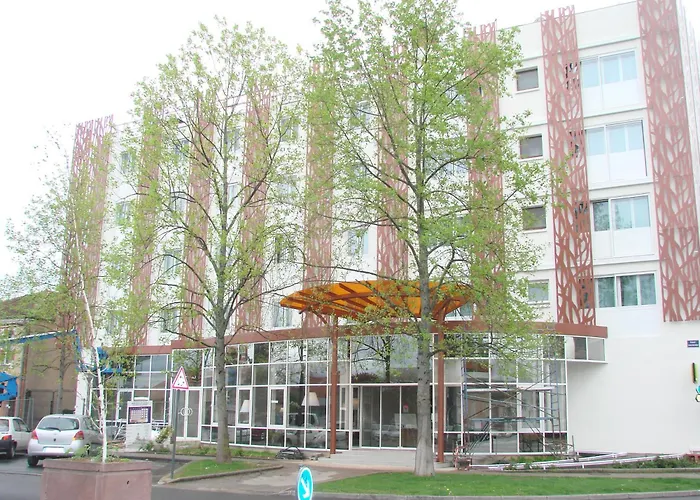 Resort: Logis Hotels Grand Hotel d'Orléans
