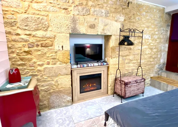 La Clef des Songes - chambres climatisées - Sarlat Centre - Parking gratuit - Piscine, Spa et massages à 400mètres