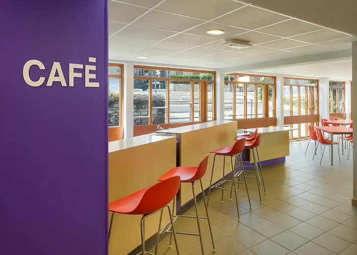 Hotel pres du College: Centre International de Séjour André Wogenscky