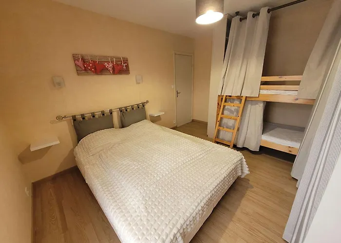 Appartement 50M² Avec Balcon, Parking Prive Et Wifi A Deux Pas De La Plage - Fr-1-674-36