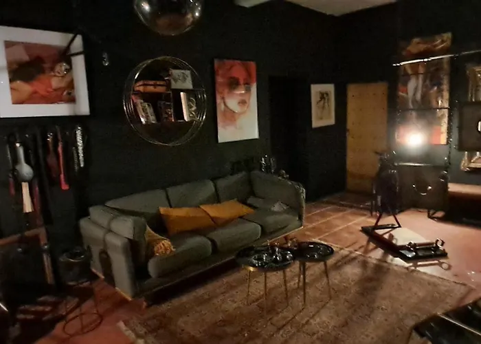 Hôtel central: Love room Perpignan - 35mn de Perpignan