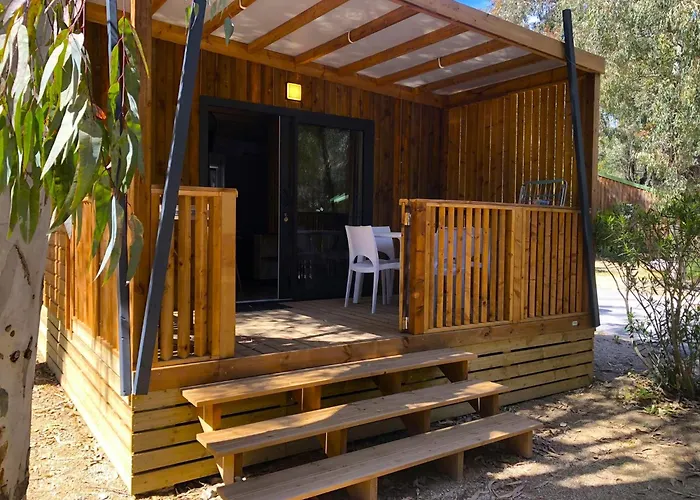 Hôtel de l'aéroport: Camping La Pinède