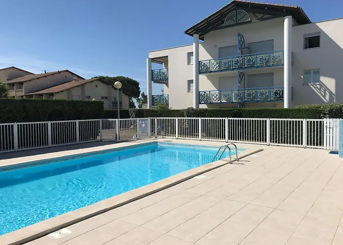 Appart Les Goélands piscine et jardin