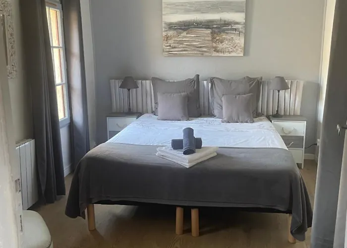 appartement a 50 m de la place aux herbes