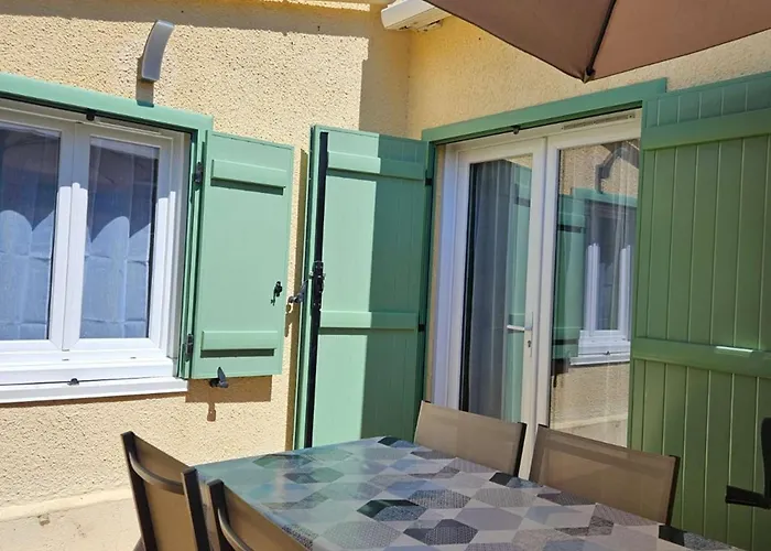 Appartement T2 Mezzanine, 6 couchages, bord de plage, parking privé, proche commerces et Aqualand - FR-1-81-47