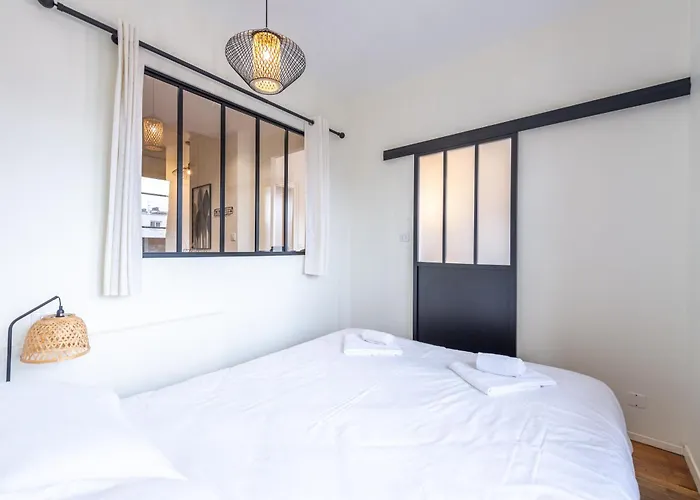 Pretty 2 Rooms In The City Center