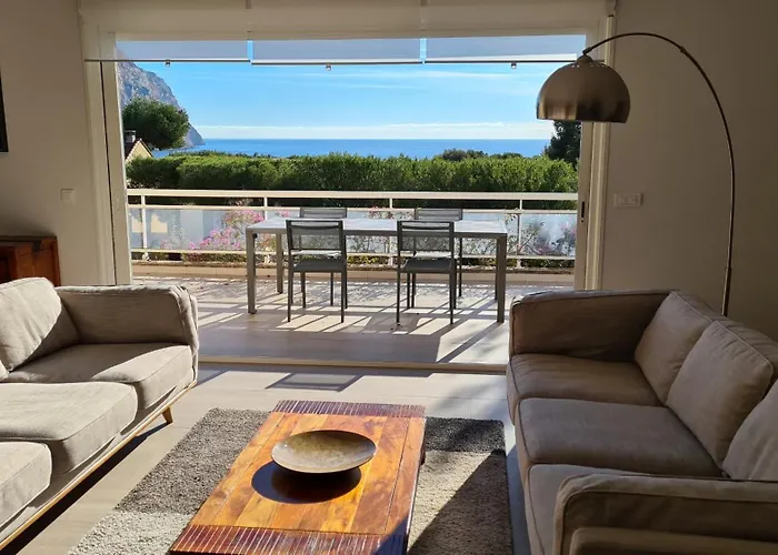 Appartement: HPC Suites - Cassis Centre - Parking Securisé&Piscine Chauffée