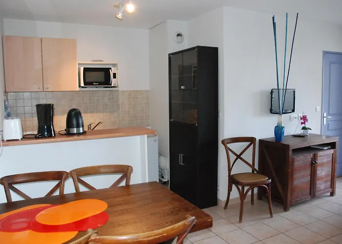 UZES APPART HOTEL Résidence Le Mas des Oliviers